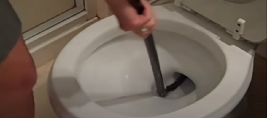 thông tắc bồn cầu tại gia lâm