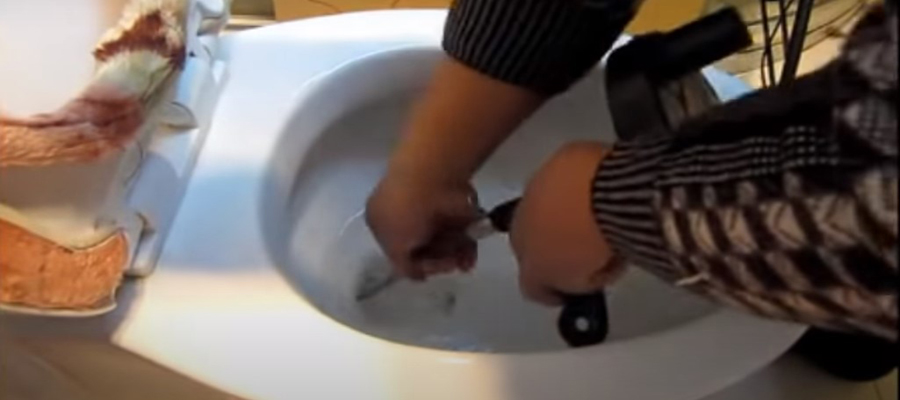 thông tắc bồn cầu hải dương