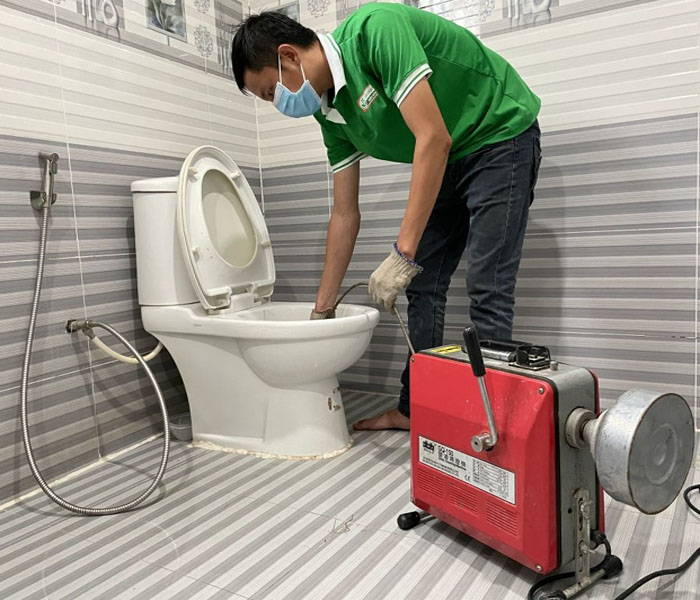 Thông tắc bồn cầu tại TPHCM